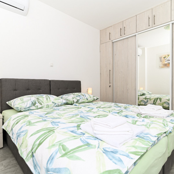 Zimmer, Luxury apartment with swimming pool Ana, Reisebüro Dream Holiday Travel - Okrug Gornji - Kroatien Okrug Gornji