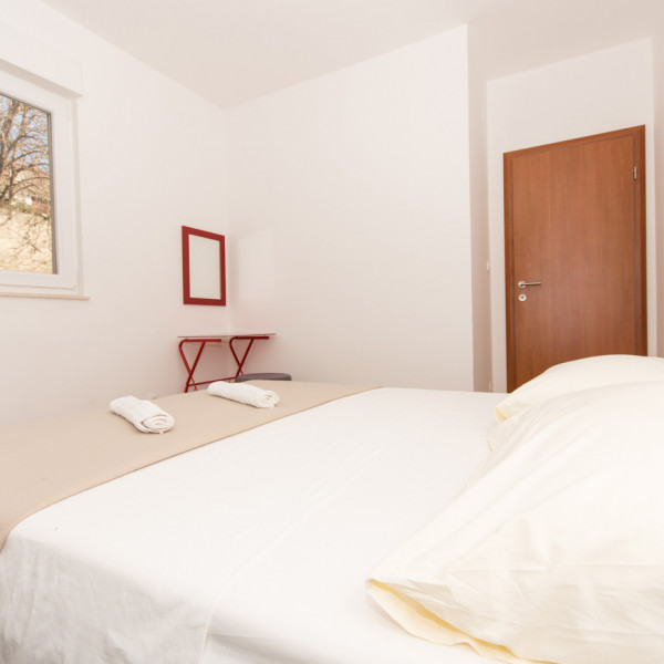 Sobe, Apartman Lara Iva, Dream Holiday Travel turistička agencija - Okrug Gornji Okrug Gornji